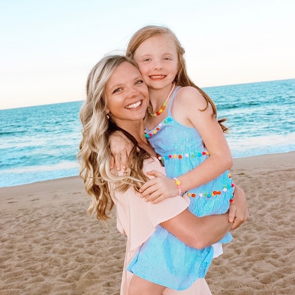 Meet your Posher, Courtney - Picture 4 of 5